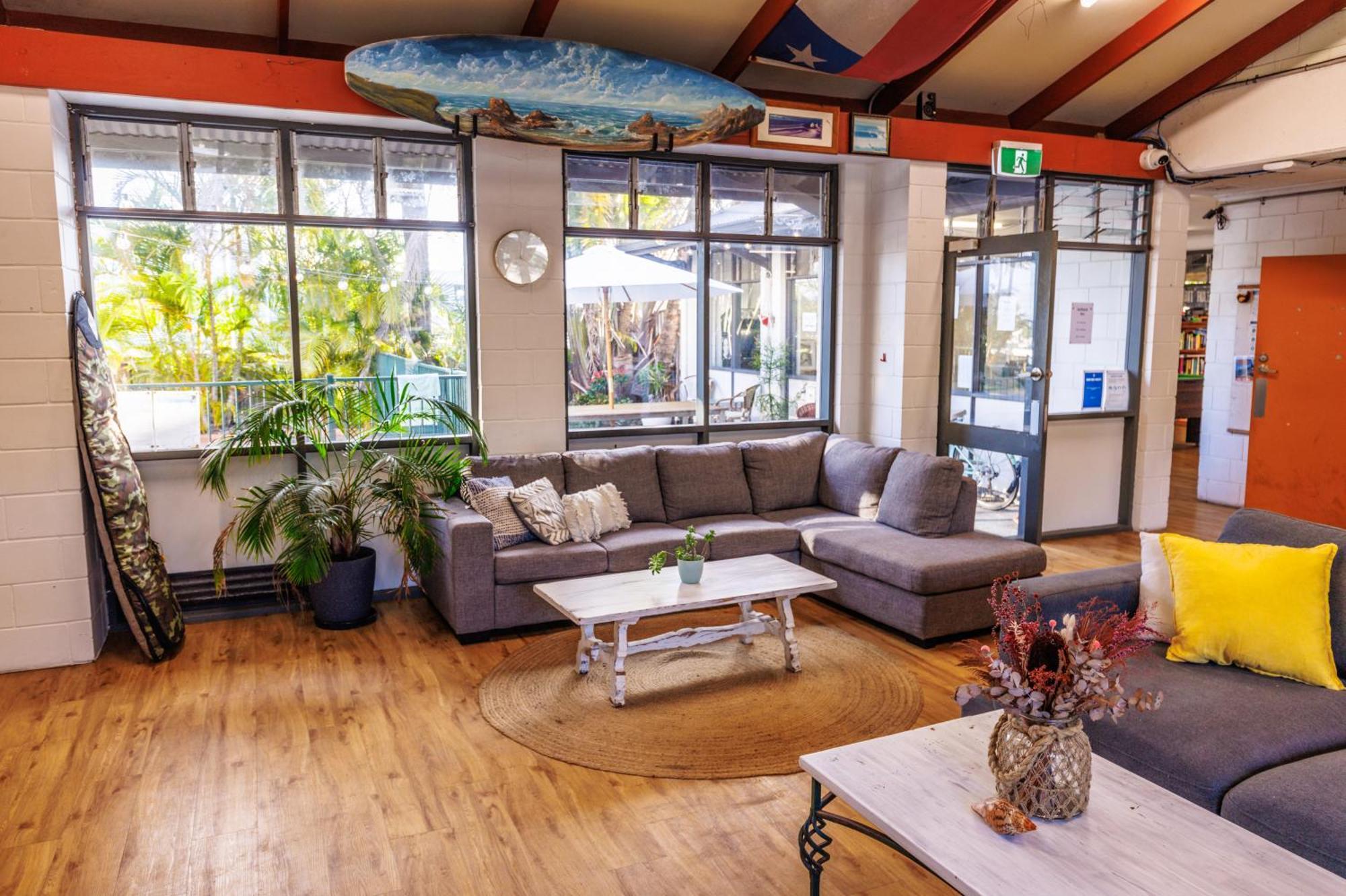 Yha Coolangatta Gold Coast Hostel Exterior photo