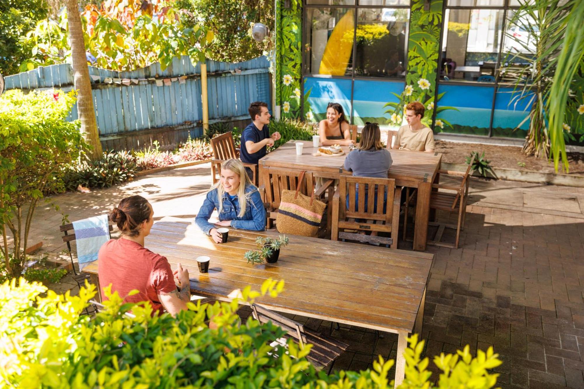 Yha Coolangatta Gold Coast Hostel Exterior photo