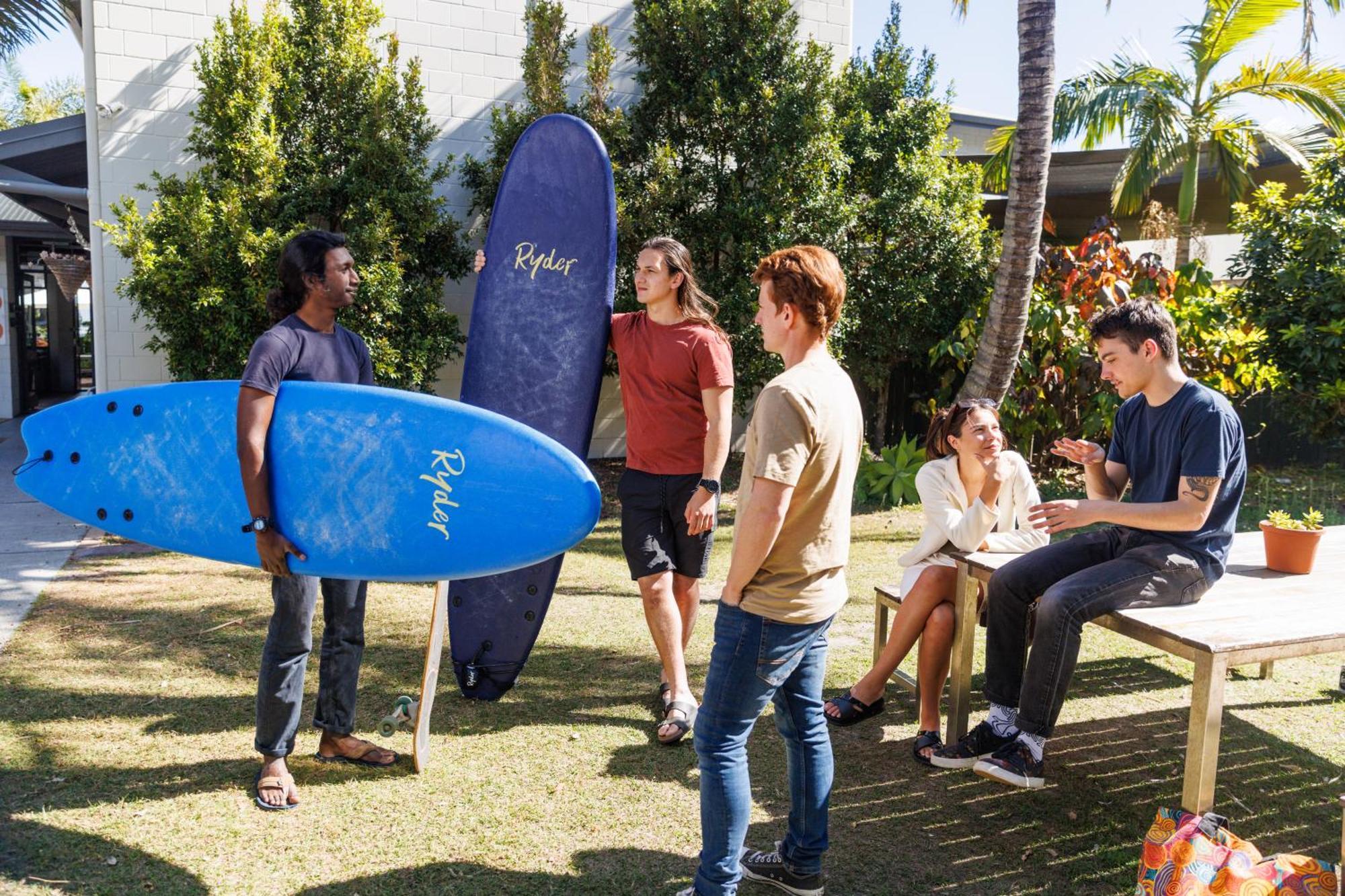 Yha Coolangatta Gold Coast Hostel Exterior photo