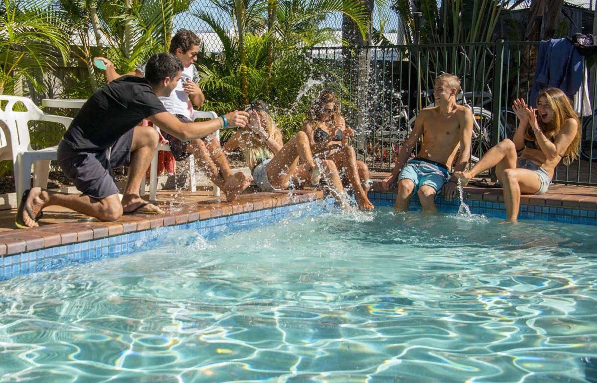 Yha Coolangatta Gold Coast Hostel Exterior photo