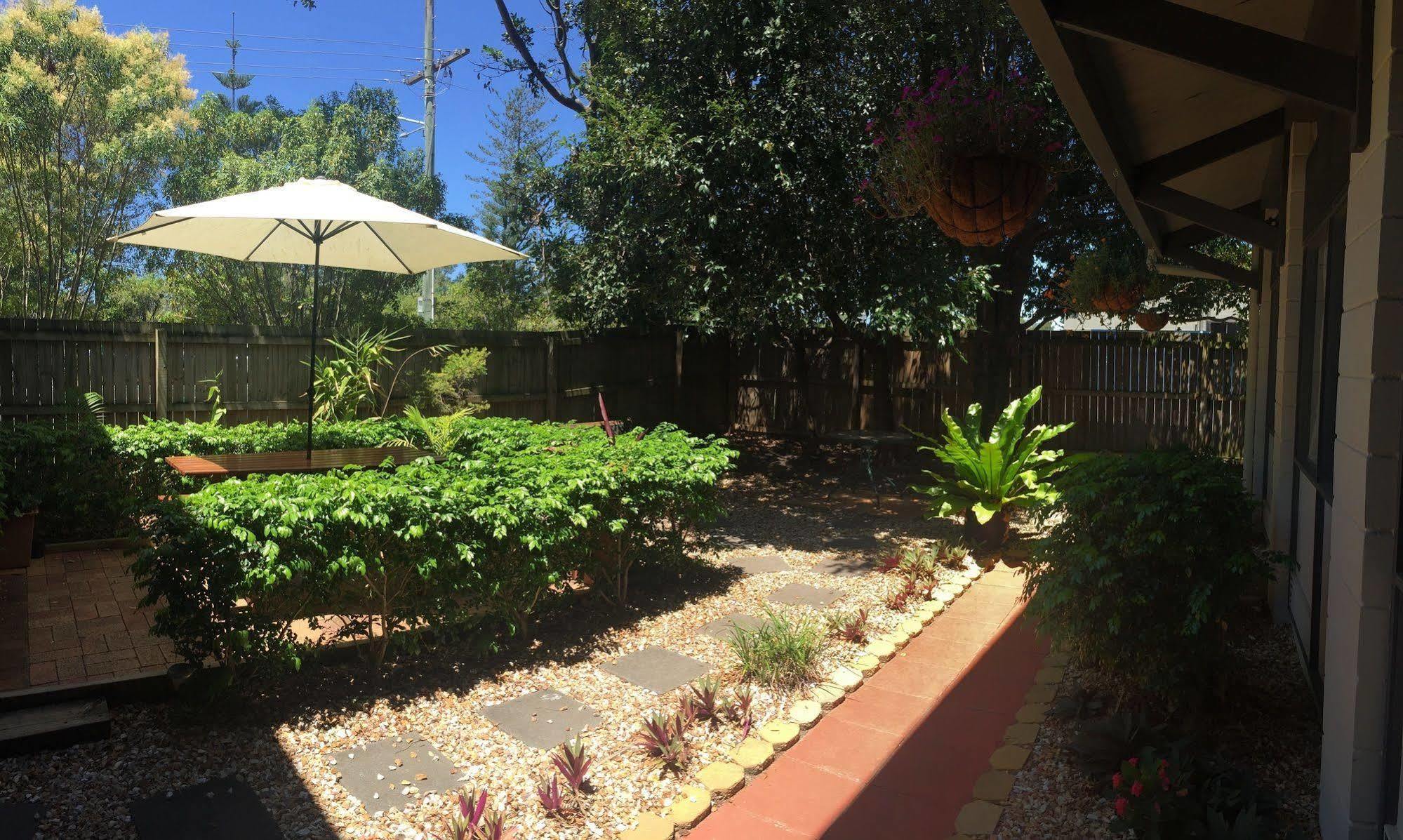 Yha Coolangatta Gold Coast Hostel Exterior photo