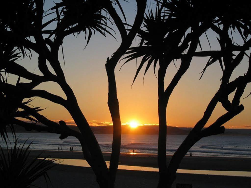 Yha Coolangatta Gold Coast Hostel Exterior photo